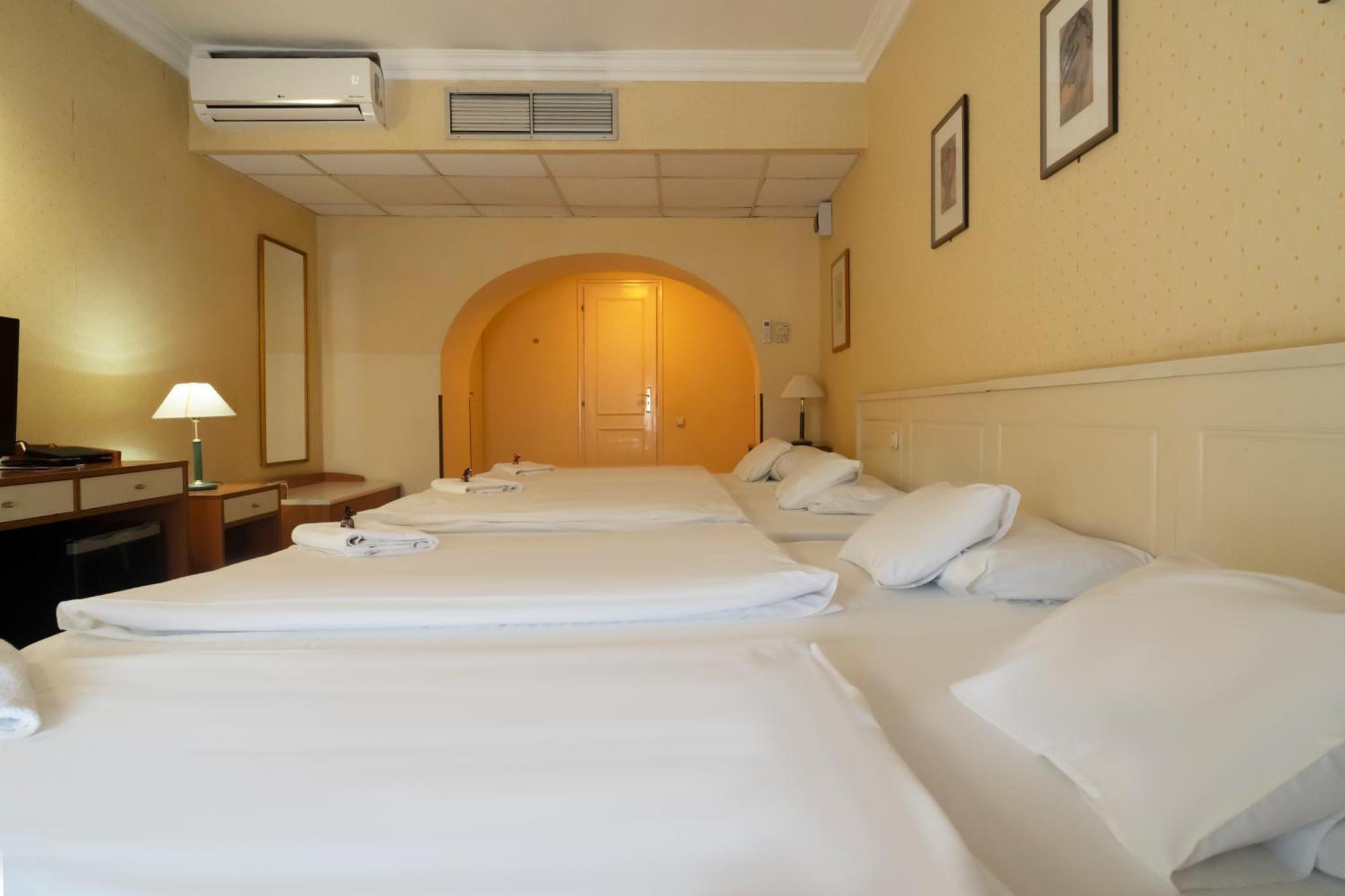 Korona Hotel Nyíregyháza Dış mekan fotoğraf