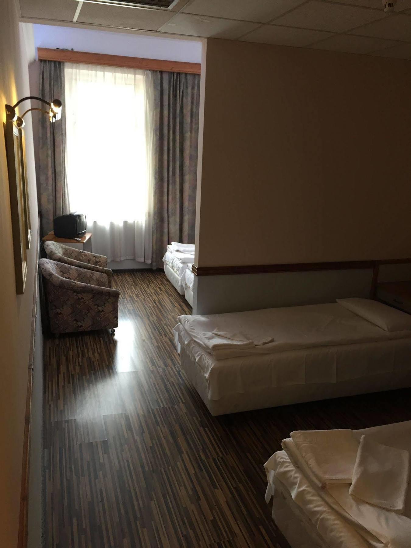 Korona Hotel Nyíregyháza Dış mekan fotoğraf