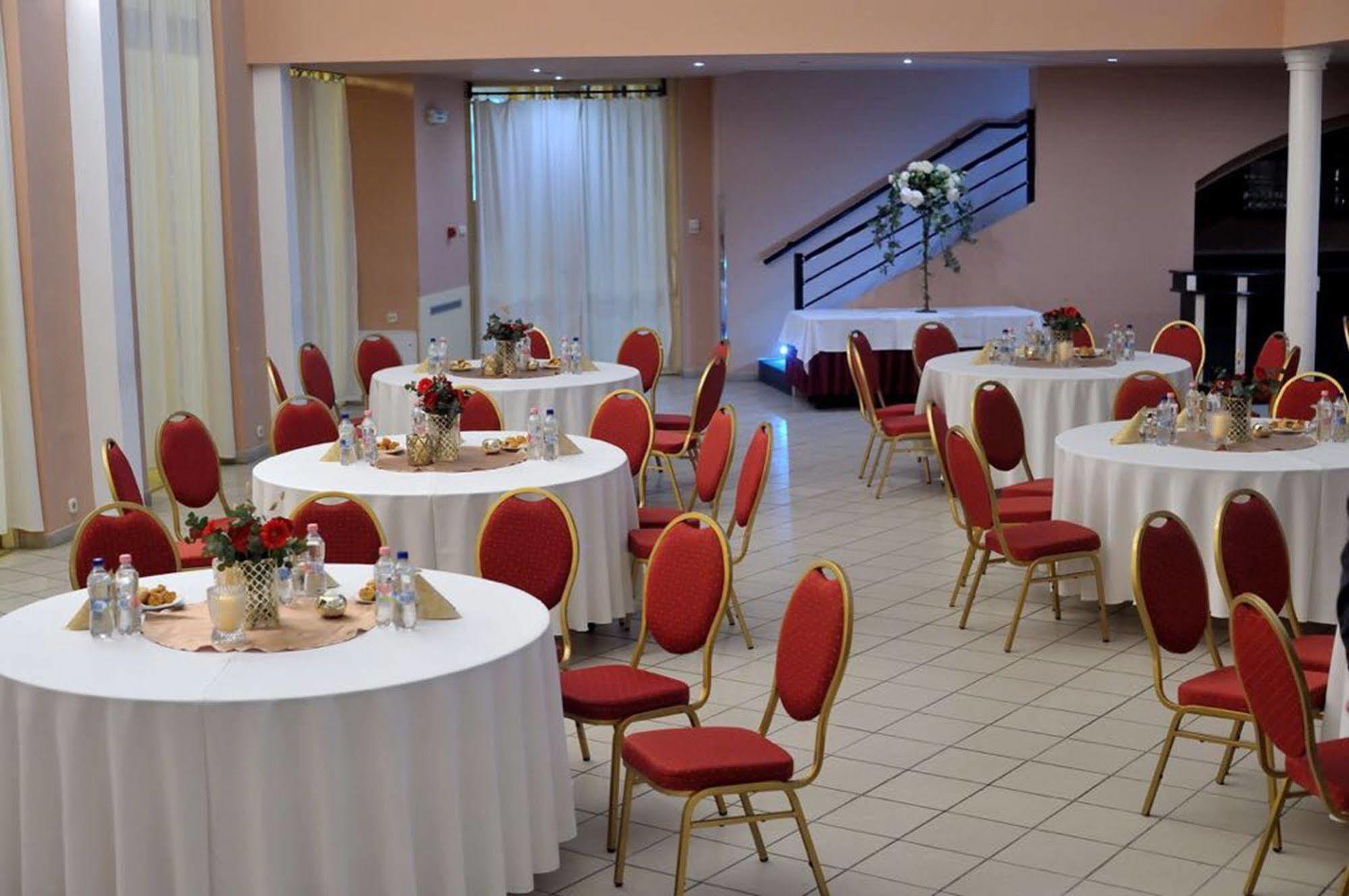 Korona Hotel Nyíregyháza Dış mekan fotoğraf