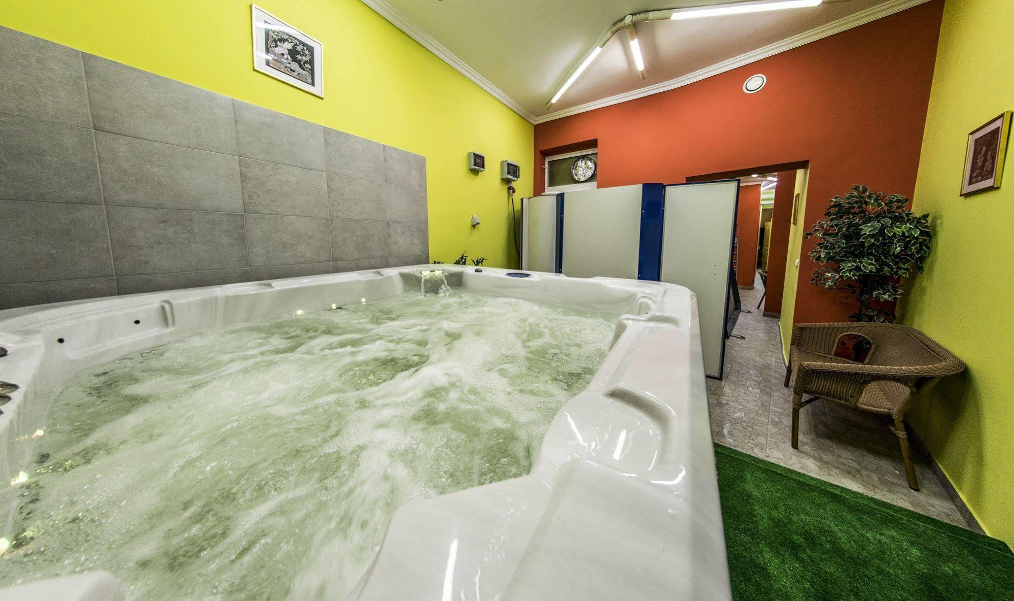 Korona Hotel Nyíregyháza Dış mekan fotoğraf